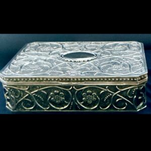 Goldinger jewelry box on a black background