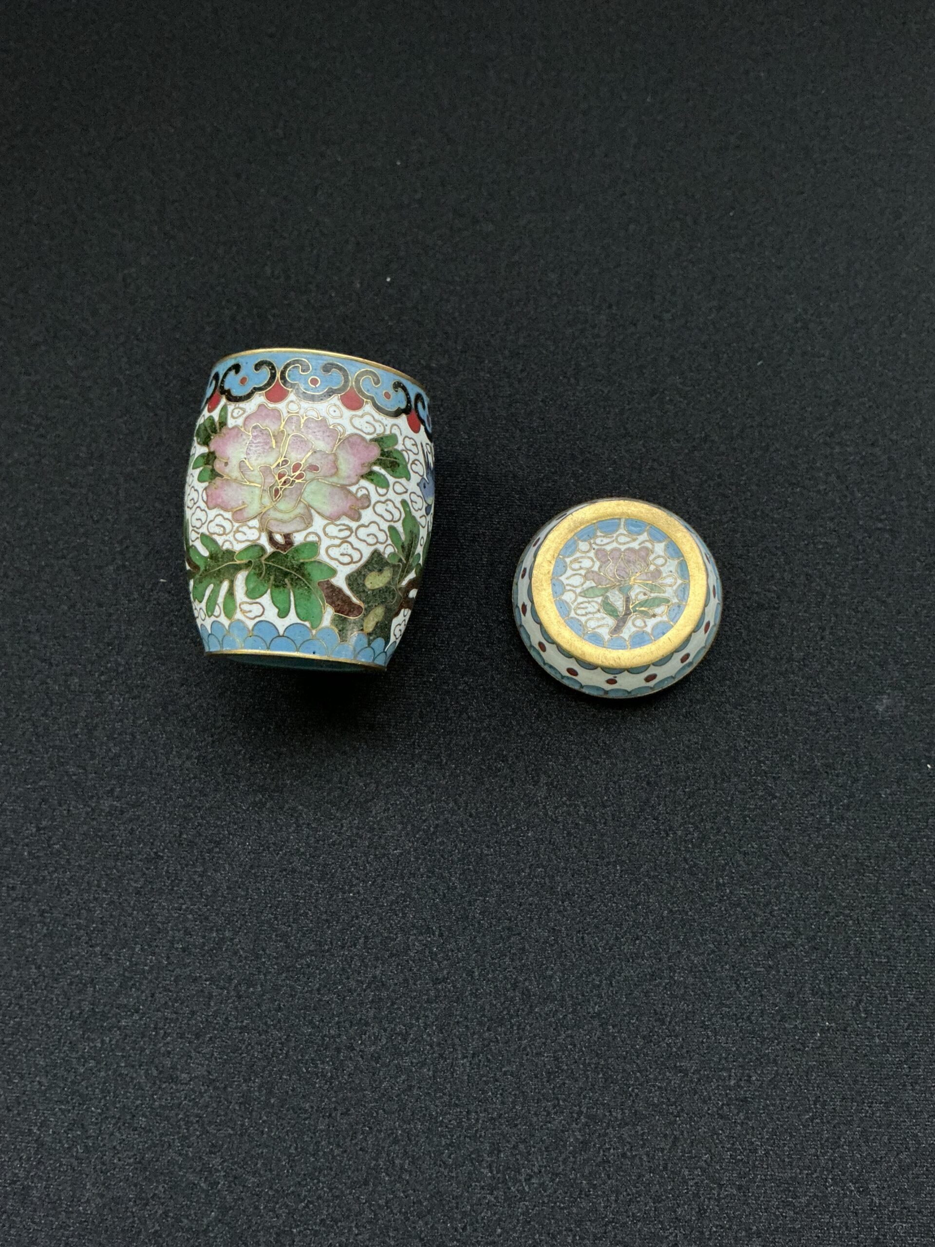 Vintage Chinese Cloisonné Barrel Trinket Box Floral Enamel Lidded Box White Blue Gold Cloisonne Keepsake Pill Box - Image 7