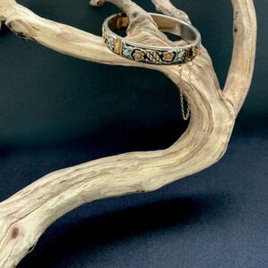 Vintage S7 Damascene gold tone hinged bangle bracelet with floral design